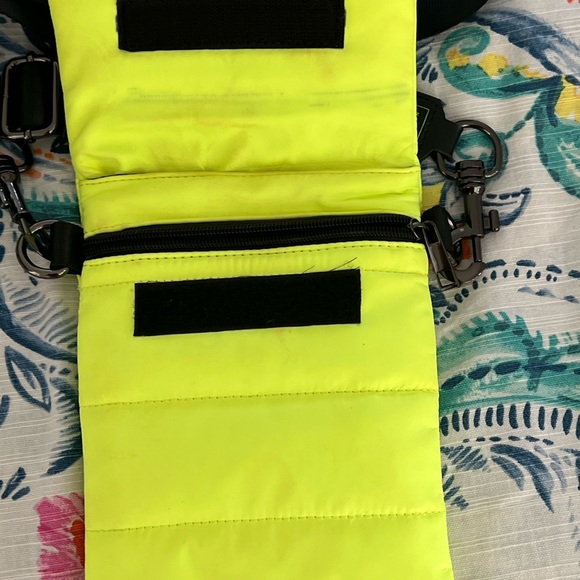 “P.E. Nation” Neon Puffer Cross Body Bag - Picture 3 of 4